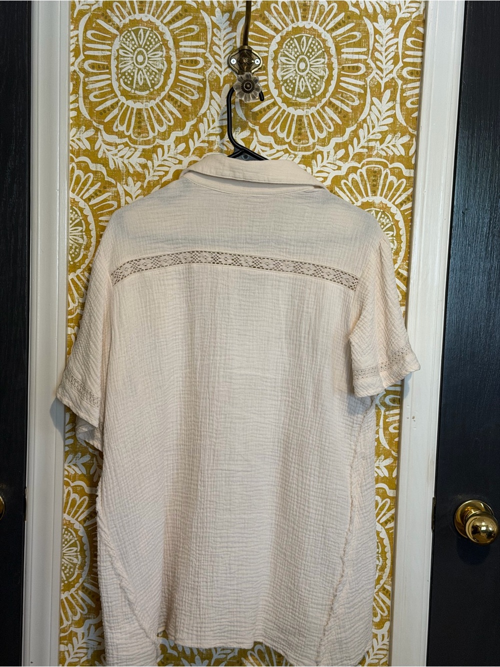 Women’s Cream Short-Sleeve Casual Shirt